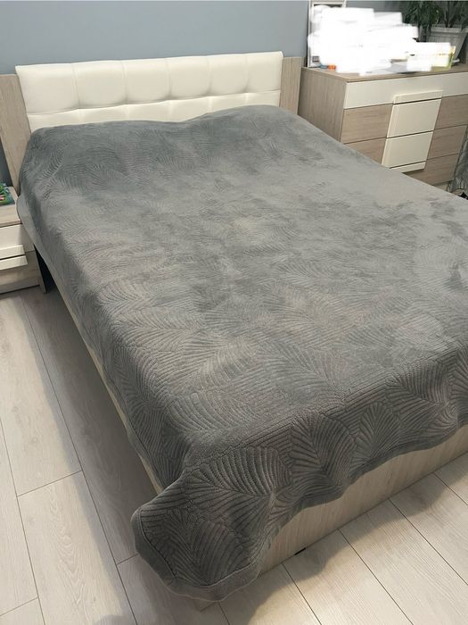 Кровать двуспальная