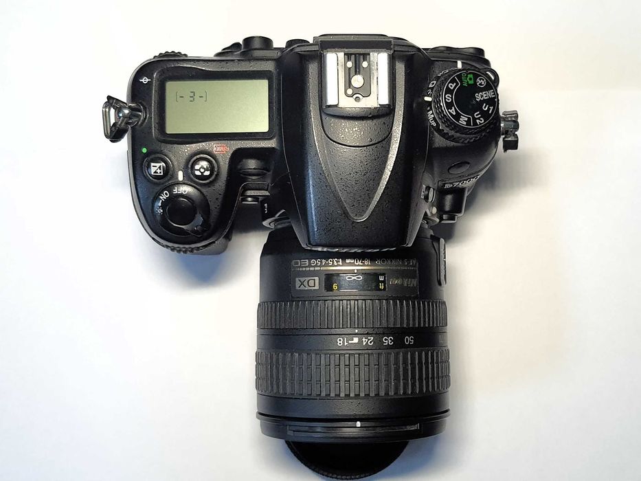 aparate foto DSLR Nikon D7000