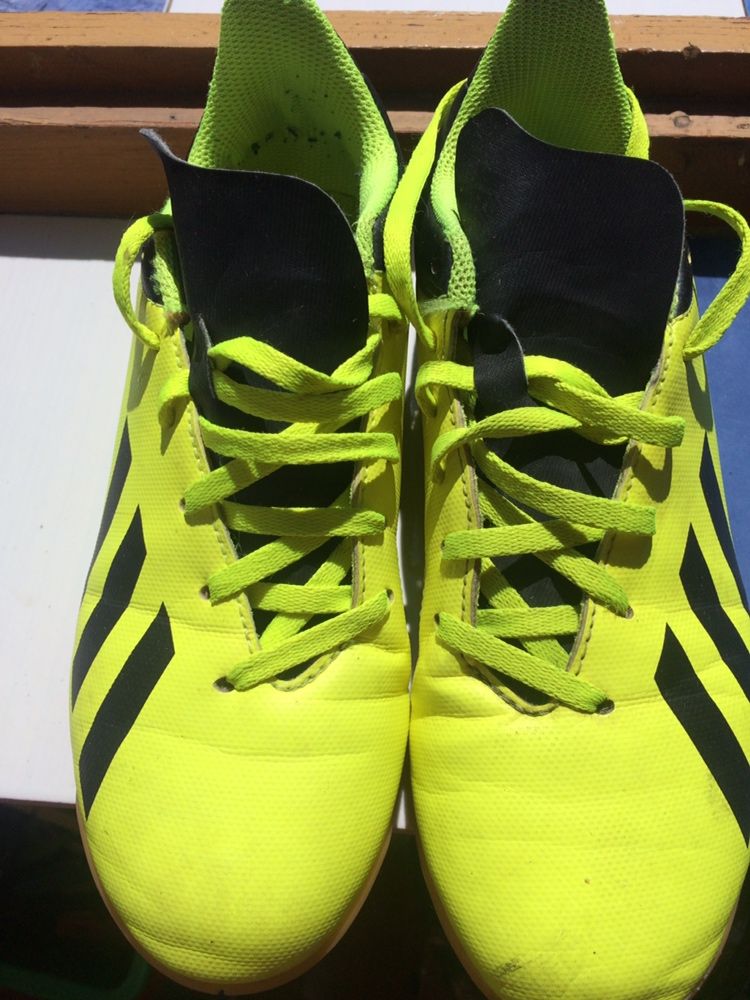 Vand pantofi fotbal Adidas