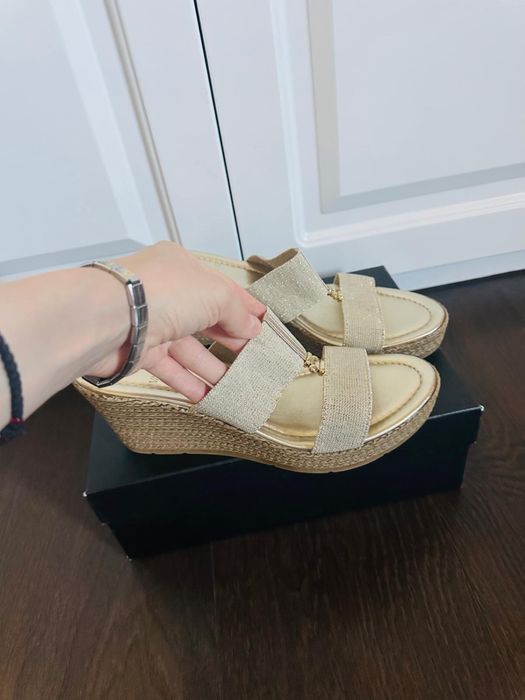 Papuci / saboti , eleganti de dama , numarul 40 , noi , culoare crem