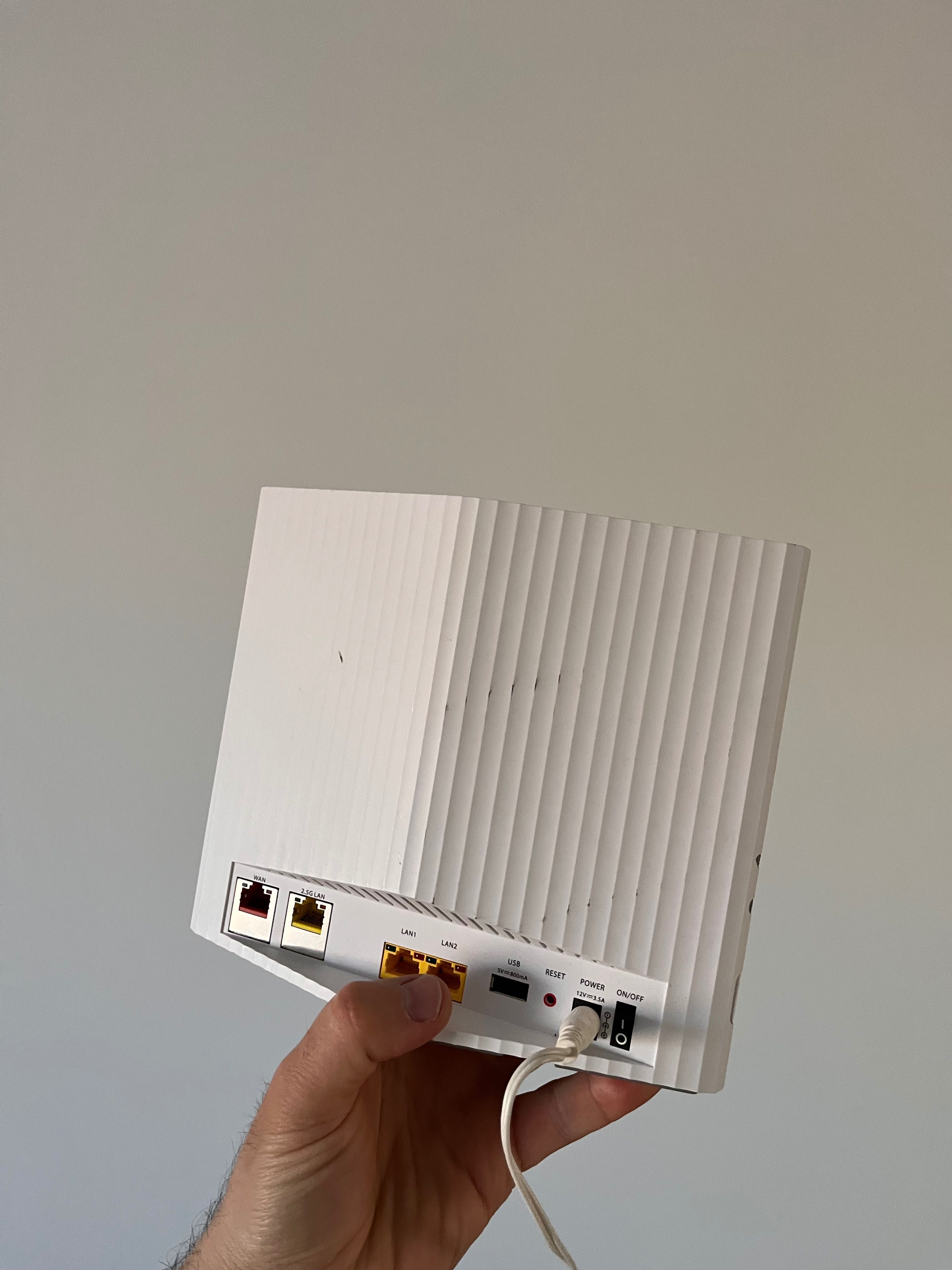 Router wifi profesional cu AX Icotera i4882-71