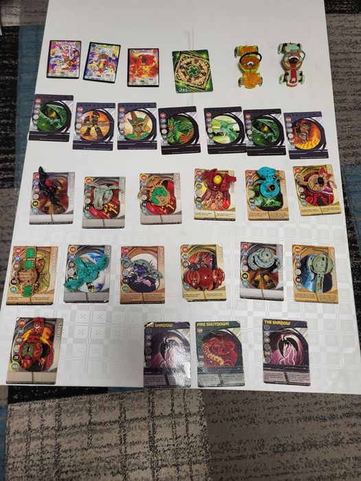 Bakugani 14 bucati.+ 13 Cartonașe Metalice.