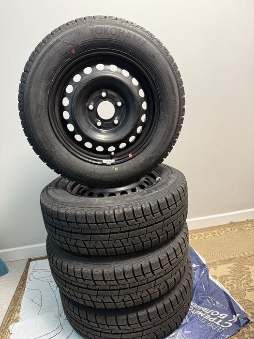 Новые зимние шины Yokohama 195/65/R15 с дисками