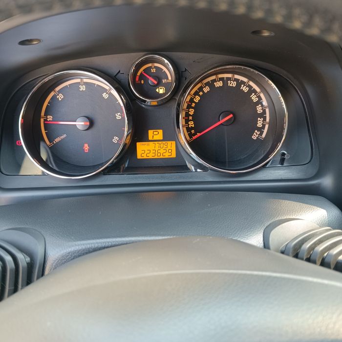 Vând sau Schimb:Opel Antara 2.0 Diesel 4x4 Cutie Automata