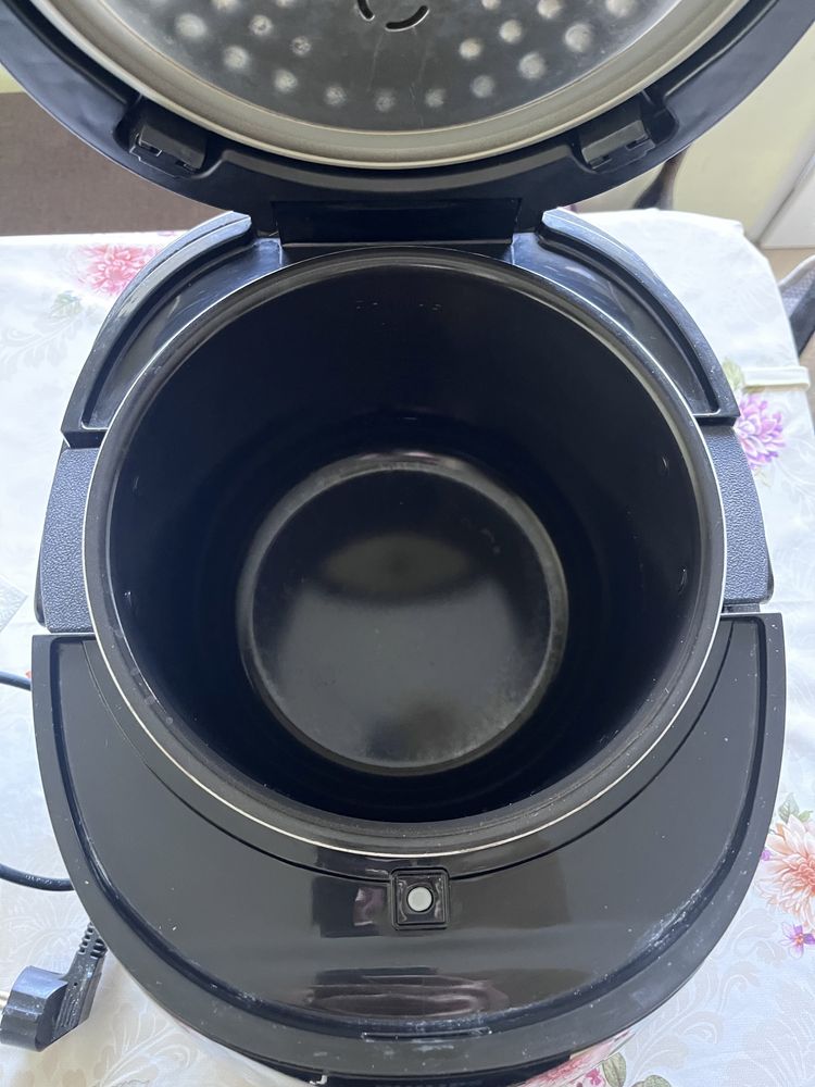 Мултикукър PHILIPS HD4749