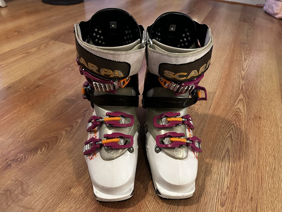 Clapari Scarpa Gea RS femei, touring boots  nr 25.
