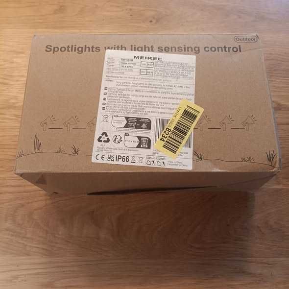 НОВ! Комплект от 8 RGB градински прожектори с дистанционно управление