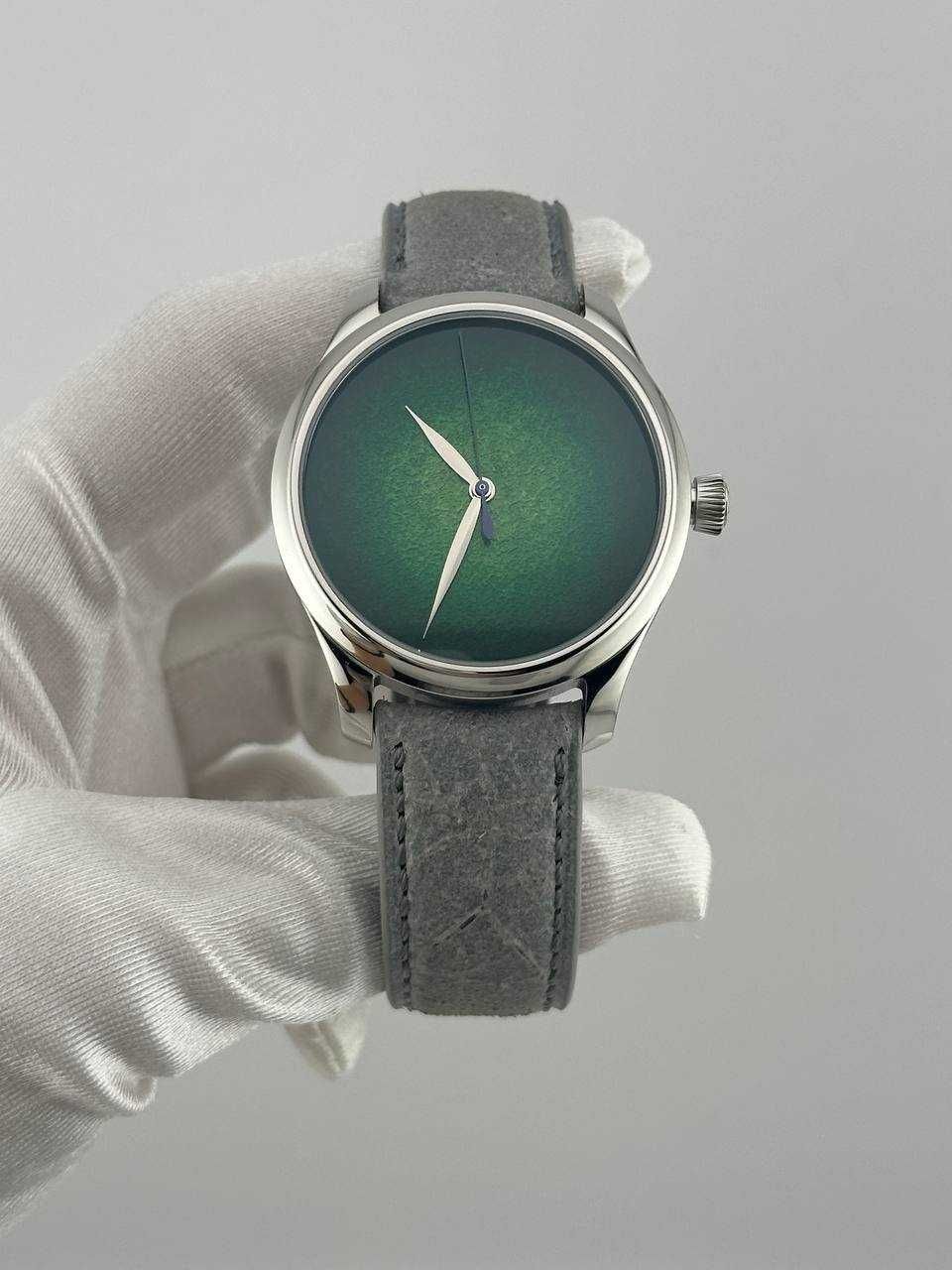 H.Moser&Cie Endeavour
Centre Seconds Concept Lime Green