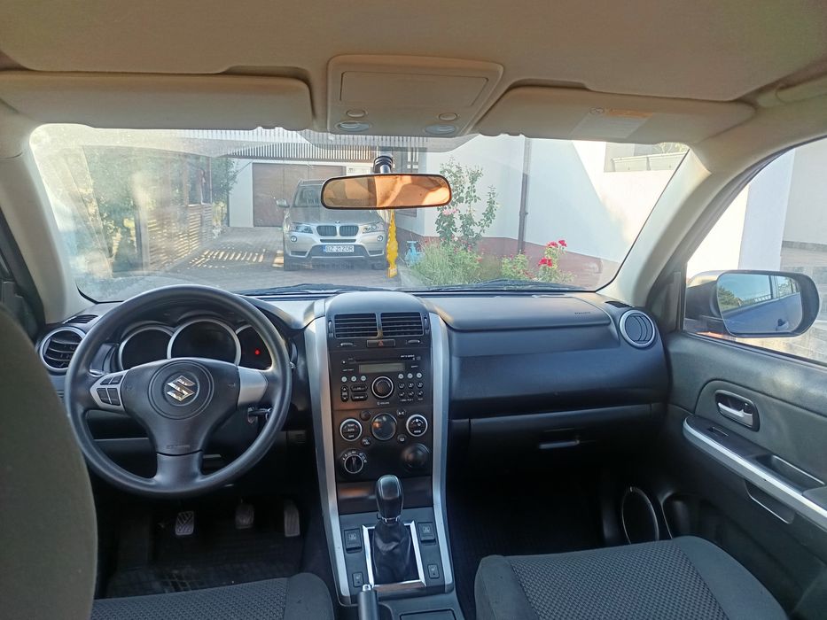 Vând Suzuki grand vitara 2.0 benzina și gaz (gpl)an 2009
