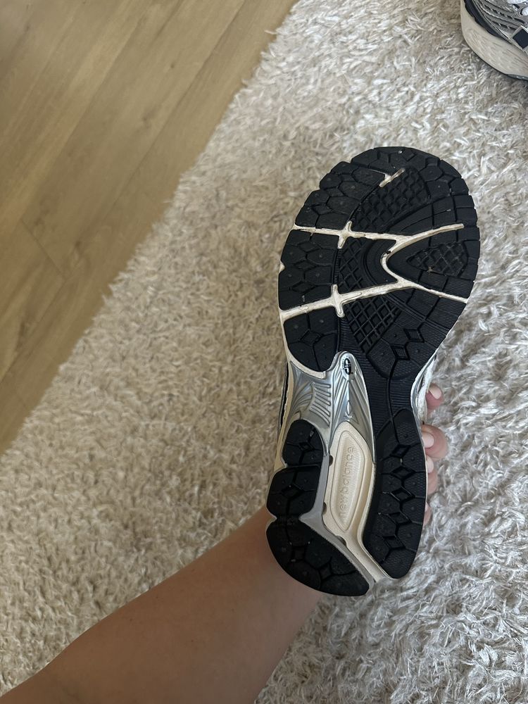 Оригинални Дамски маратонки Nеw balance 1906R nike adidas