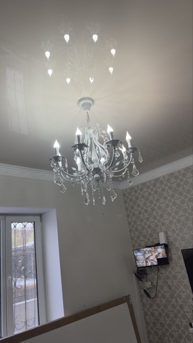 Люстры 2 шт 8 рожковые в отличном состоянии