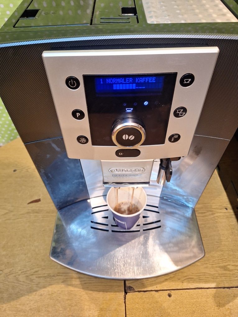 Кафемашина автомат делонги Perfekta cappuccino