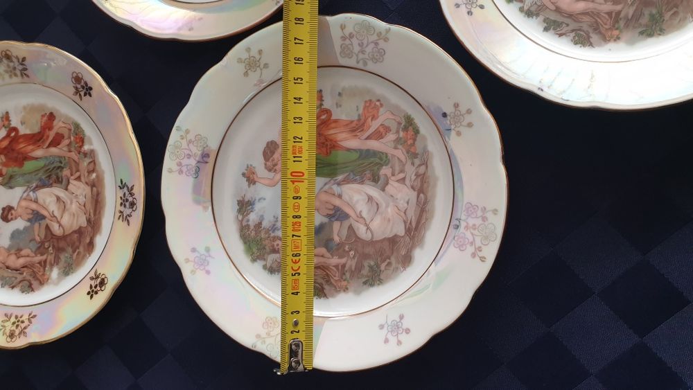 Стар авиаторски шлем и Порцеланови седефени чинии-Kahla