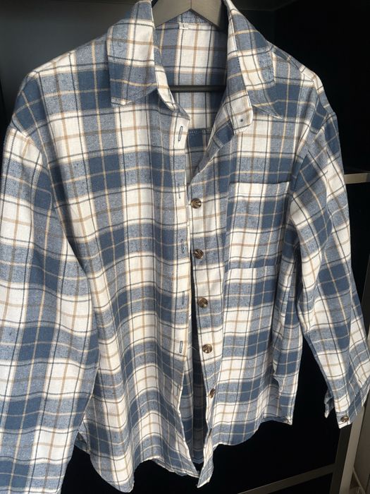 Риза карирана.