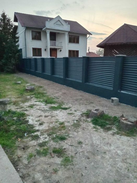 Garduri si porti din panouri stil jaluzele si alte modele disponibile