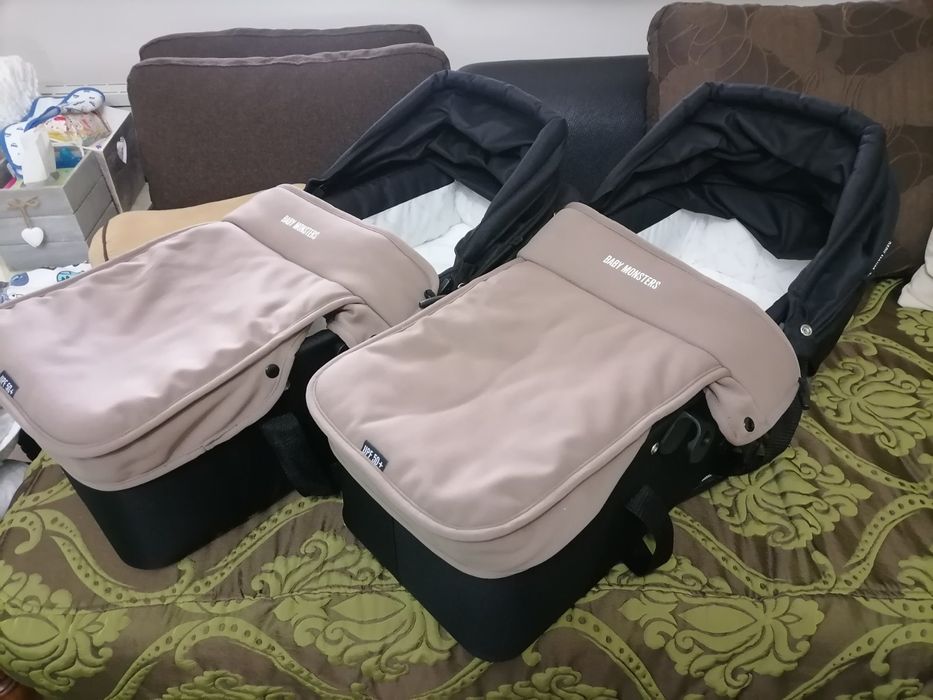 Продавам два броя кош за новородено за количка baby monster easy twin