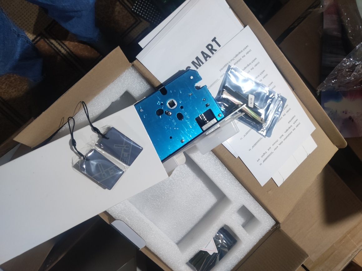 Умни Замок , smart lock Aqilli eshik qulfi