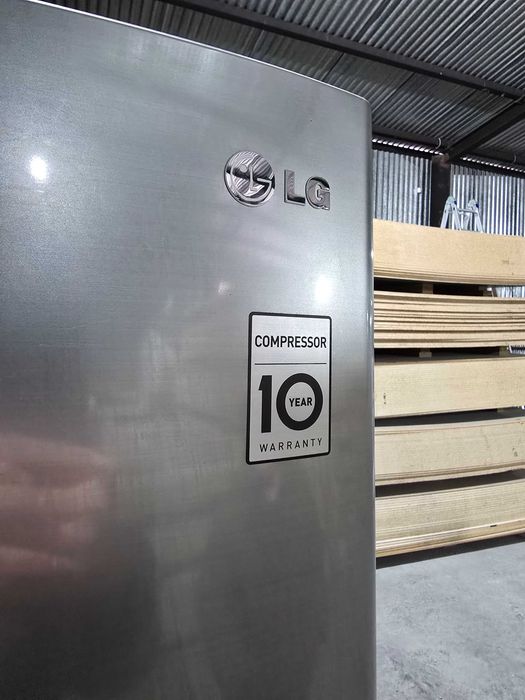 Холодильник LG в хорошем состоянии