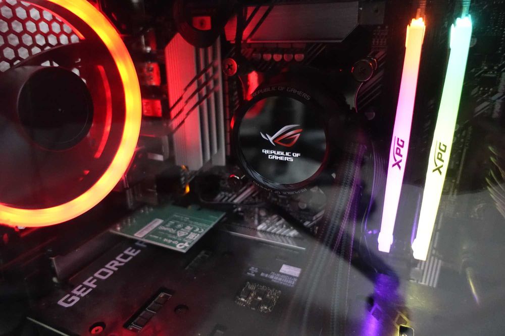 Vand PC (Gaming sau workstation)