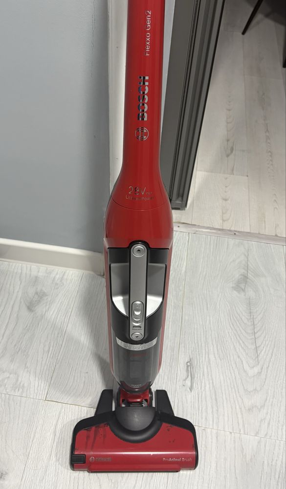 Пылесос Bosch BBH3ZOO28 красный