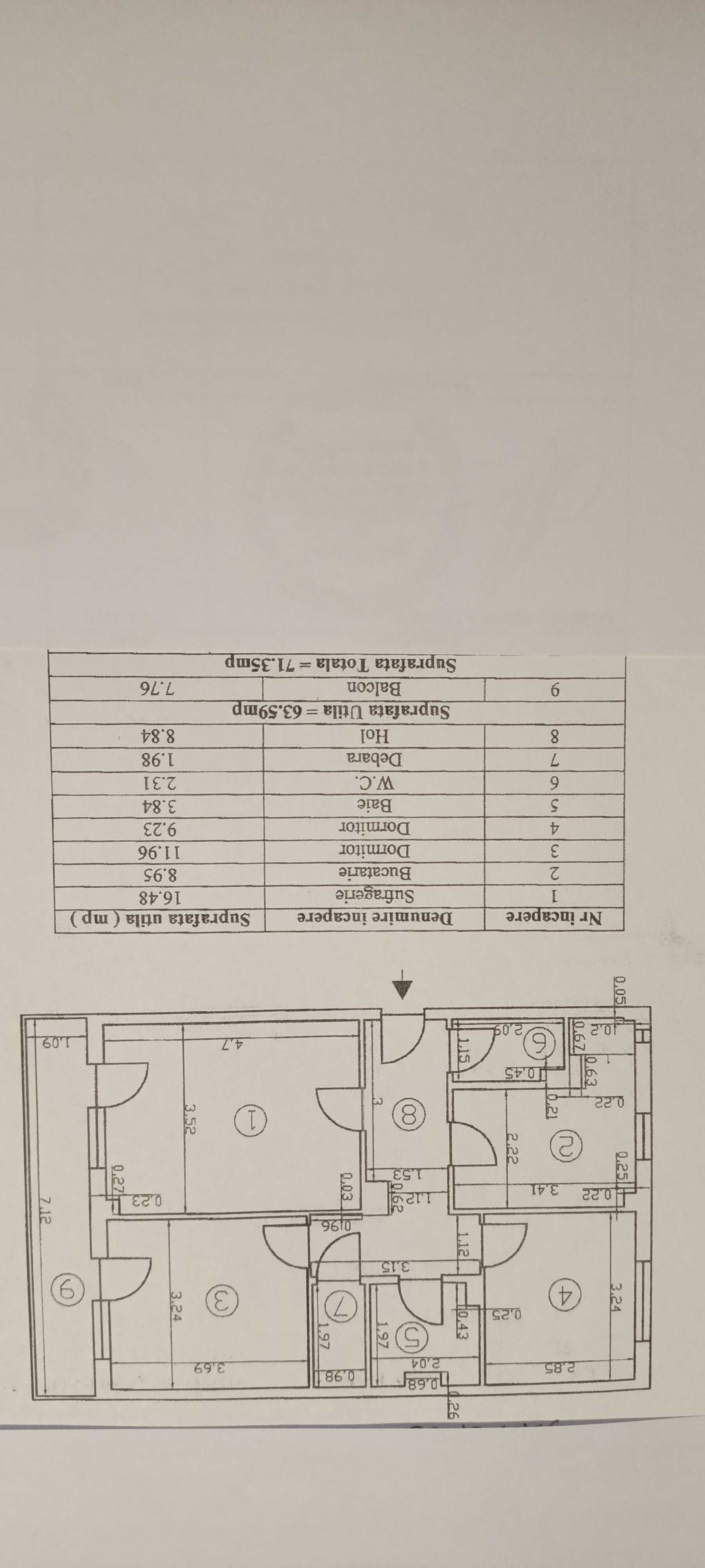 Vând apartament 3 camere, zona centrala