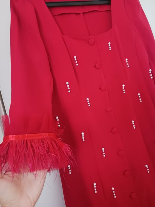 Официална червена рокля