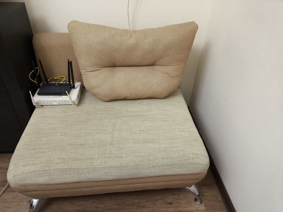 Диван. Состоит из 3 частей. Бесплатно