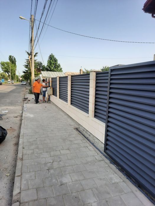 Vand garduri și porți