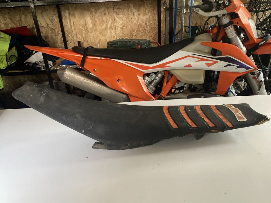 Rezonator şi şa KTM 2017 Six Days