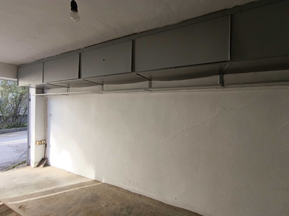 монилитен гараж под наем