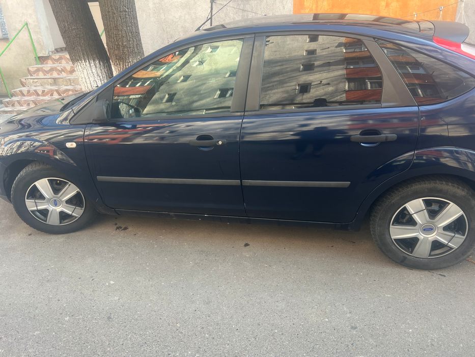 Vând sau schimb Ford focus