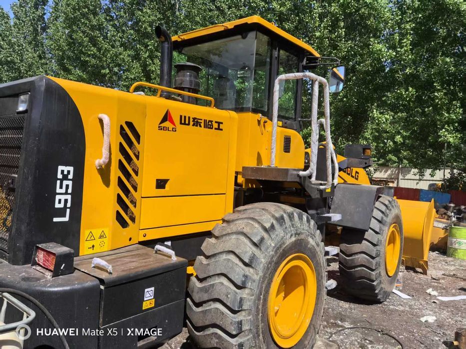 Экскаватор-погрузчик SDLG L953