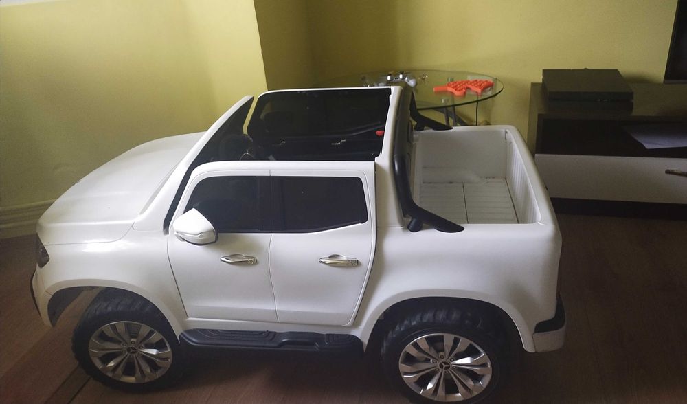 Masina electrica pentru copii Mercedes