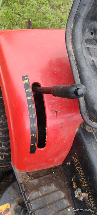 Tractor de tuns iarba