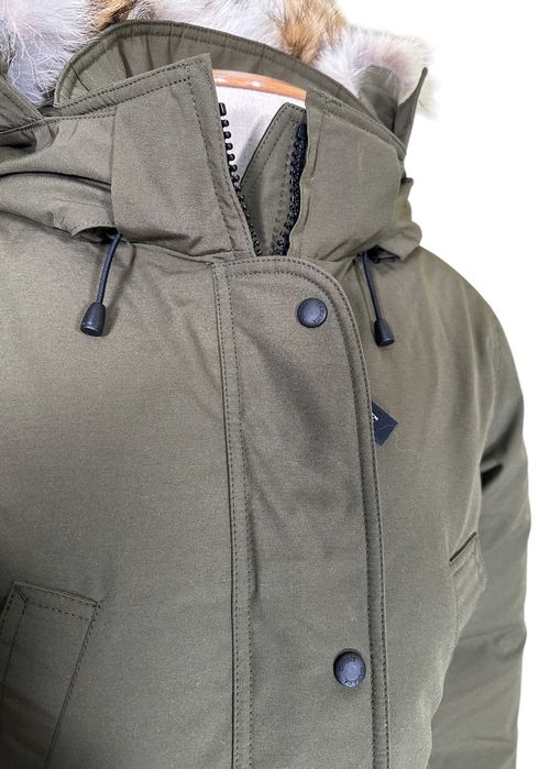 Ново Canada Goose дамска парка яке Размер С
