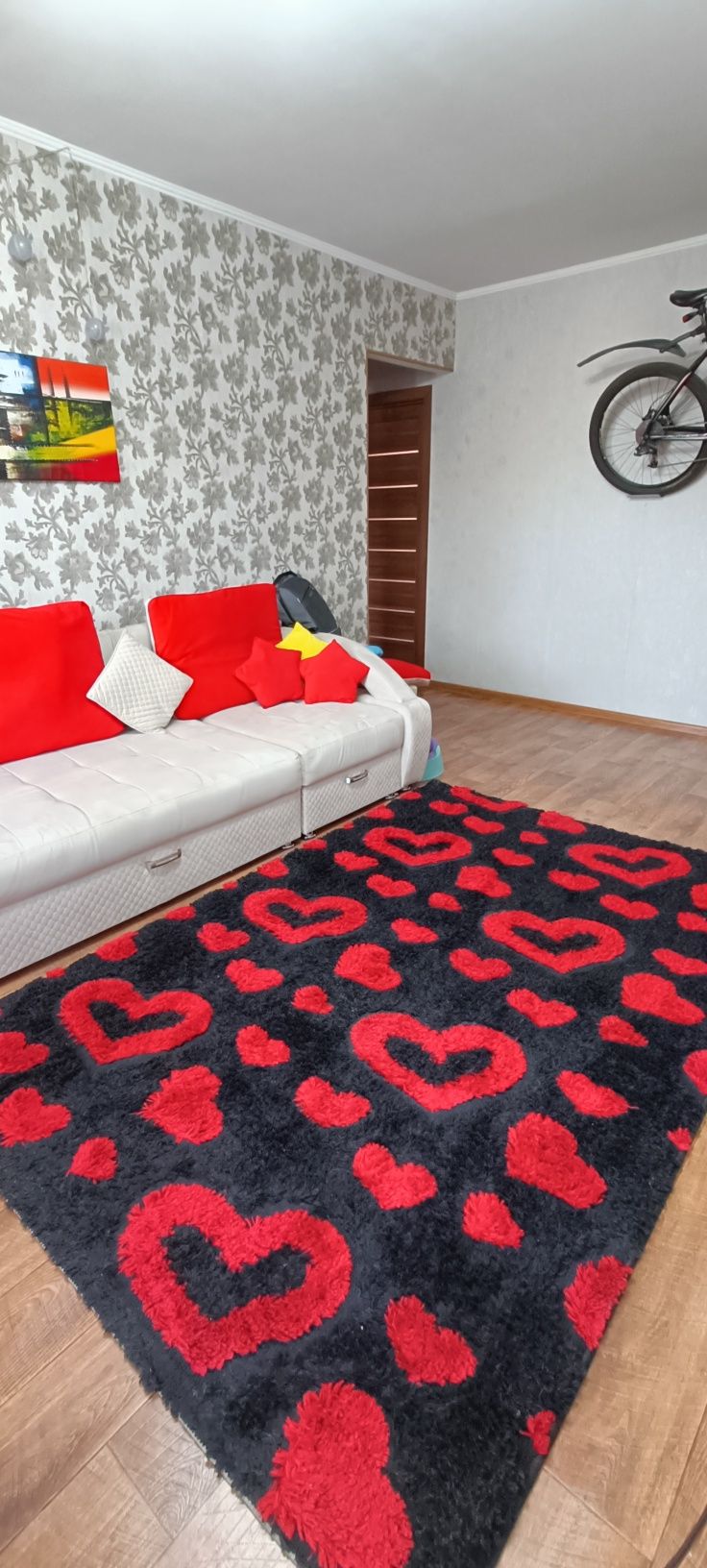 Продам шерстяной ковёр  2*3м