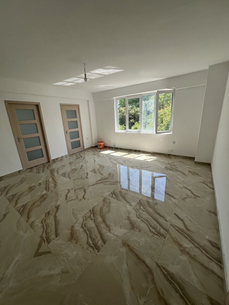Închiriez casa 4 camere