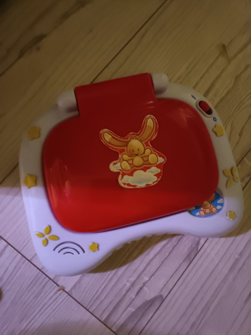 Vand laptop cu sunete fara lumini