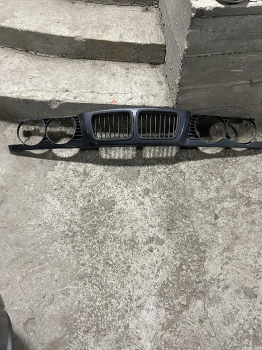 Ласточка бмв е34 рещетка бмв e34