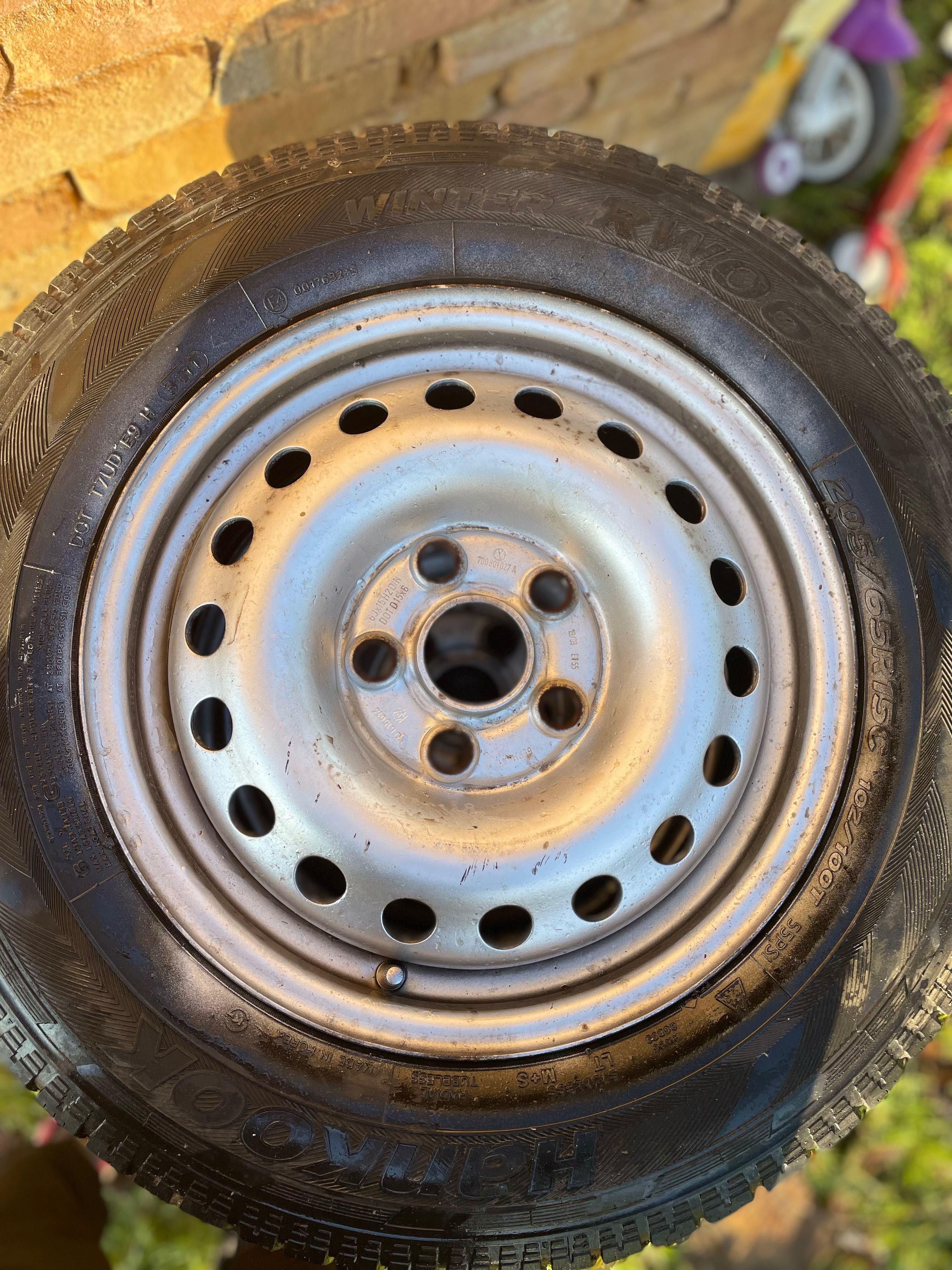 Джанти с гуми 205/65R15C  4 броя Фолксваген Т4