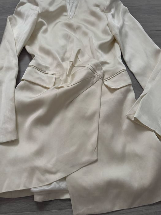 Blazer satinat Zara, cu eticheta