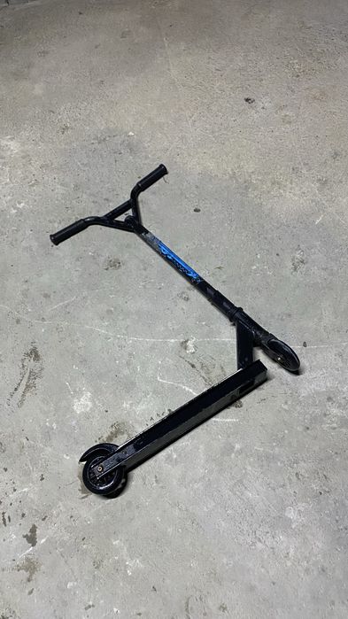 самокат трюковой в продаже 7000 отдам