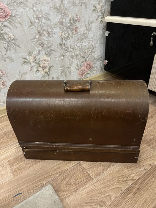 продам старую ручную швейную машинку,