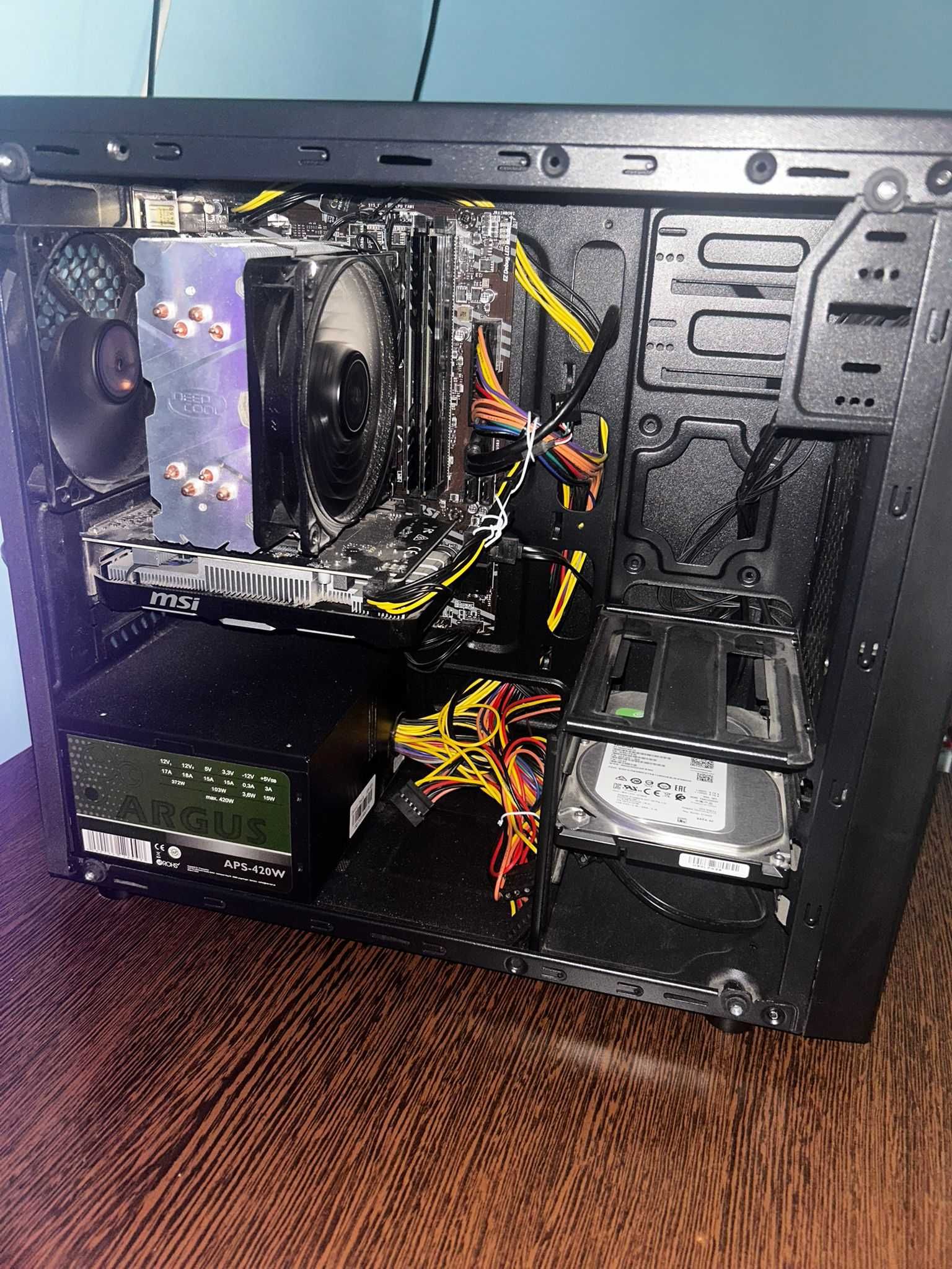 Vând PC Gaming i5 10400F GTX 1650
