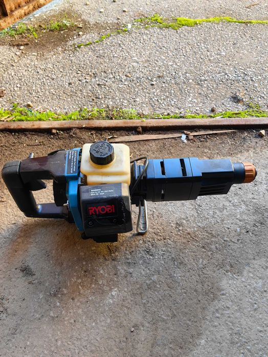 Бензинов перфоратор RYOBI нов