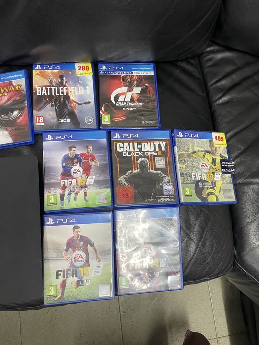 SONY playstation 4 слим 1 tb два джойстика 9 игри и слушалки