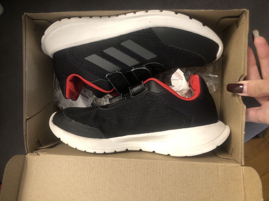 Кроссовки adidas