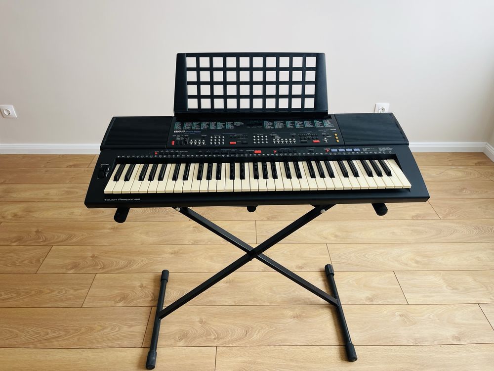 Синтезатор Yamaha PSR i500