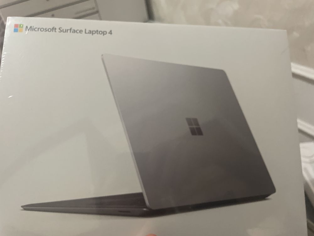 Microsoft Surface Laptop 4  AMD Ryzen 5  8/256
