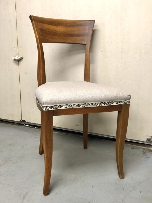 Scaune din lemn masiv de tec (teak).